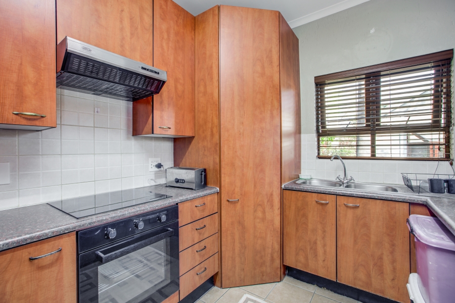 2 Bedroom Property for Sale in Sunninghill Gauteng