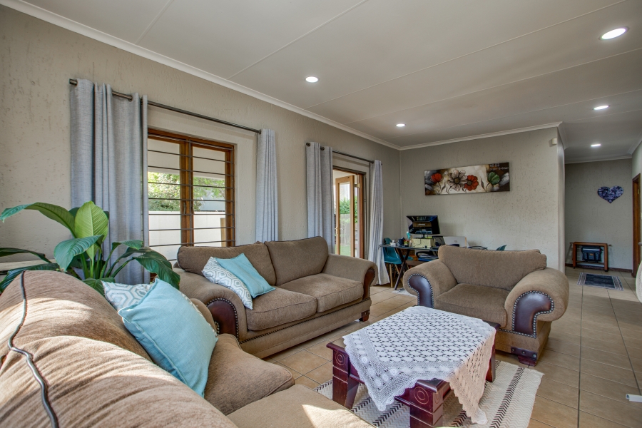 2 Bedroom Property for Sale in Sunninghill Gauteng