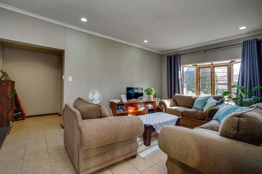2 Bedroom Property for Sale in Sunninghill Gauteng