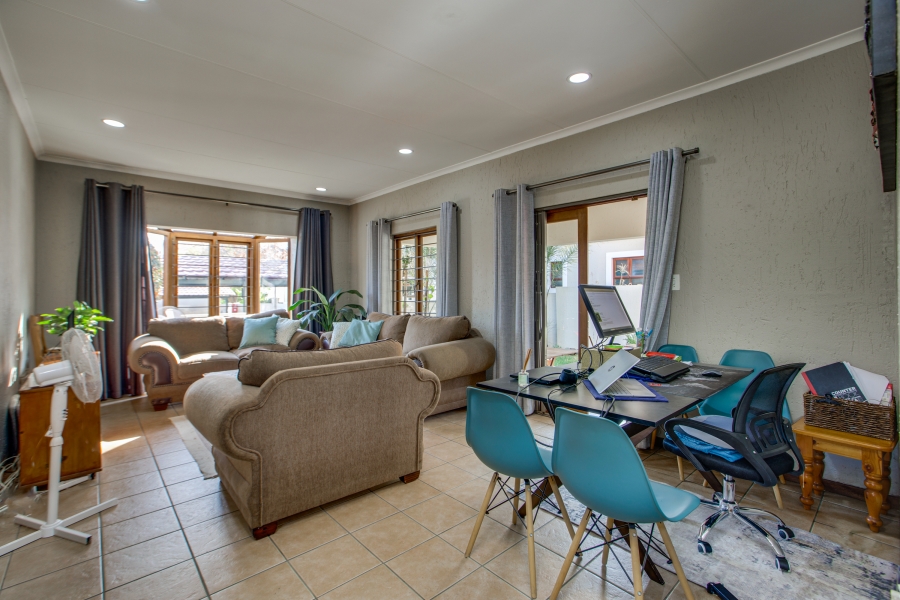 2 Bedroom Property for Sale in Sunninghill Gauteng