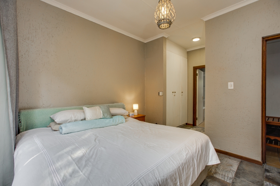 2 Bedroom Property for Sale in Sunninghill Gauteng