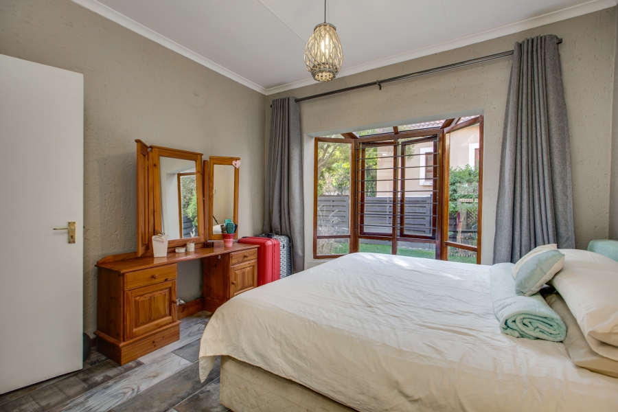 2 Bedroom Property for Sale in Sunninghill Gauteng