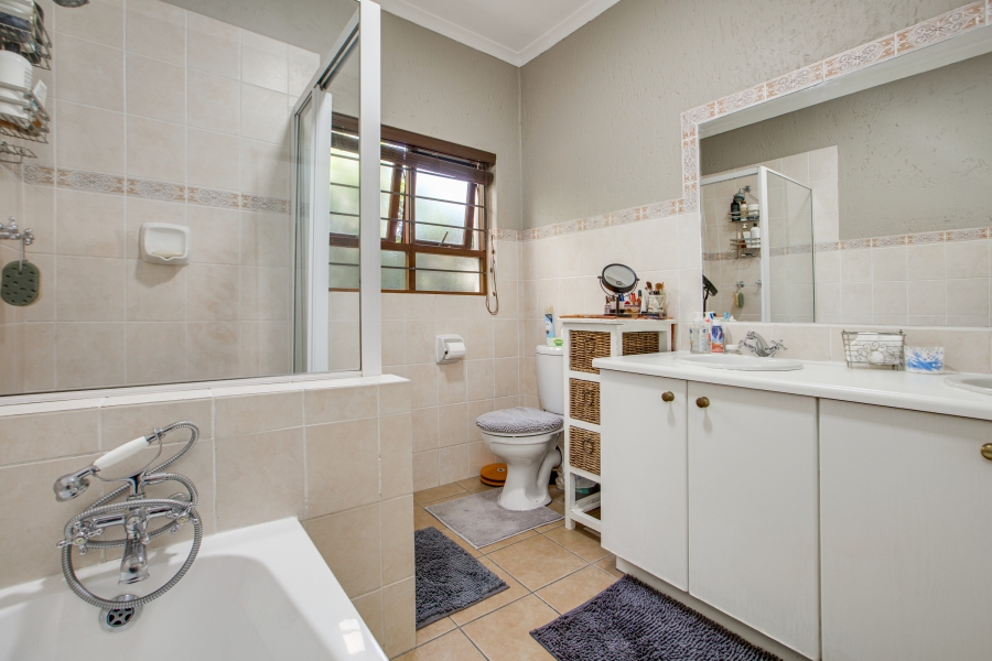 2 Bedroom Property for Sale in Sunninghill Gauteng