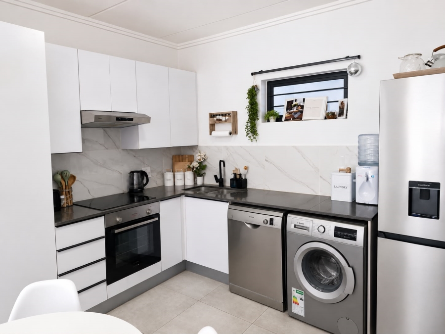 To Let 2 Bedroom Property for Rent in Bryanston Gauteng