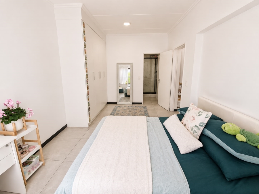 To Let 2 Bedroom Property for Rent in Bryanston Gauteng