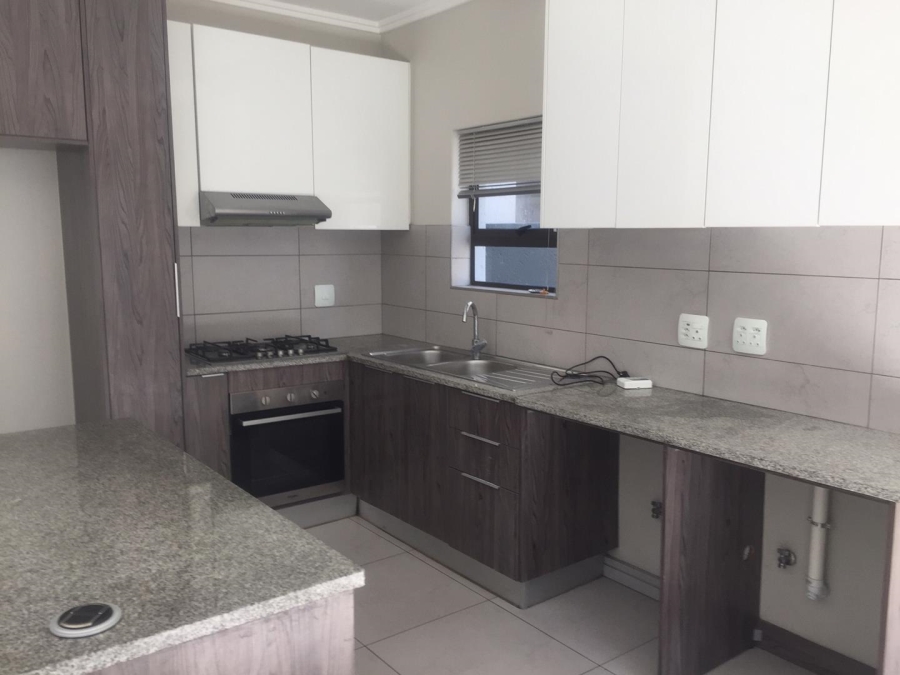 To Let 3 Bedroom Property for Rent in Petervale Gauteng