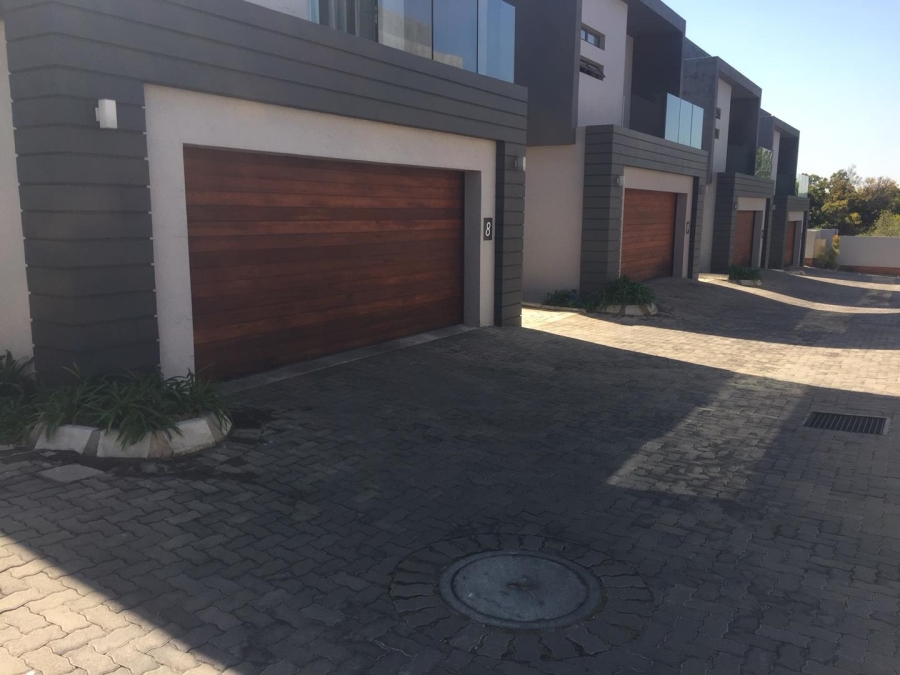 To Let 3 Bedroom Property for Rent in Petervale Gauteng