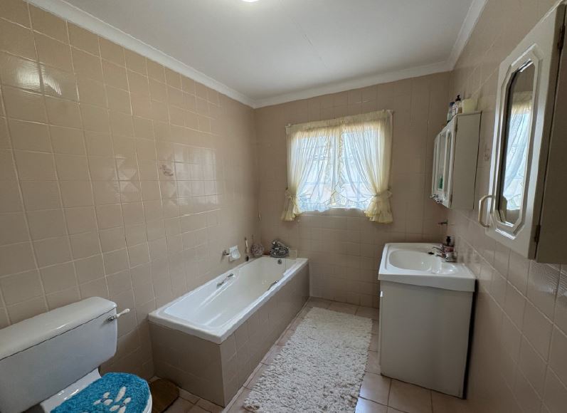 To Let 2 Bedroom Property for Rent in Wilro Park Gauteng