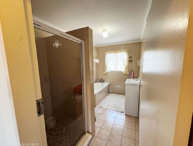 To Let 2 Bedroom Property for Rent in Wilro Park Gauteng