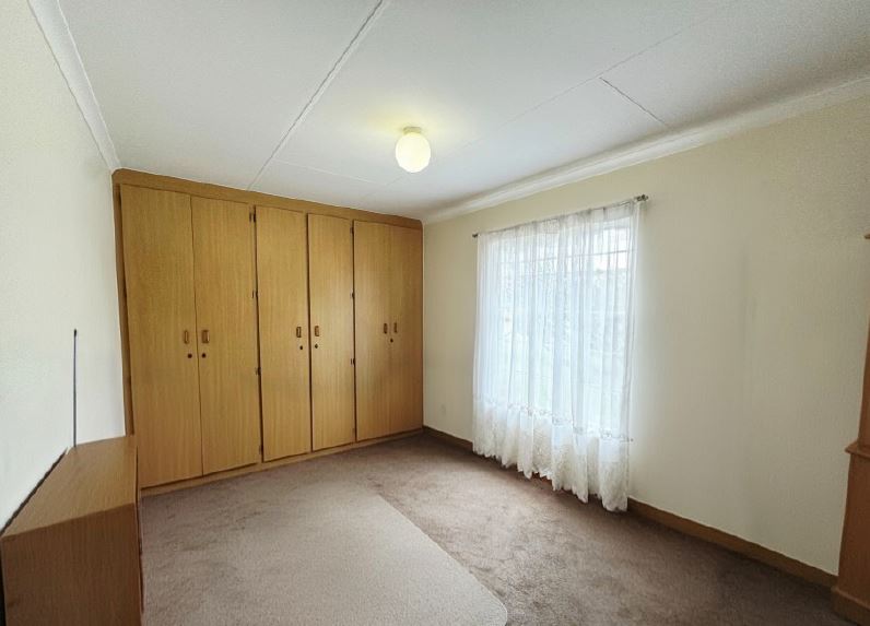 To Let 2 Bedroom Property for Rent in Wilro Park Gauteng
