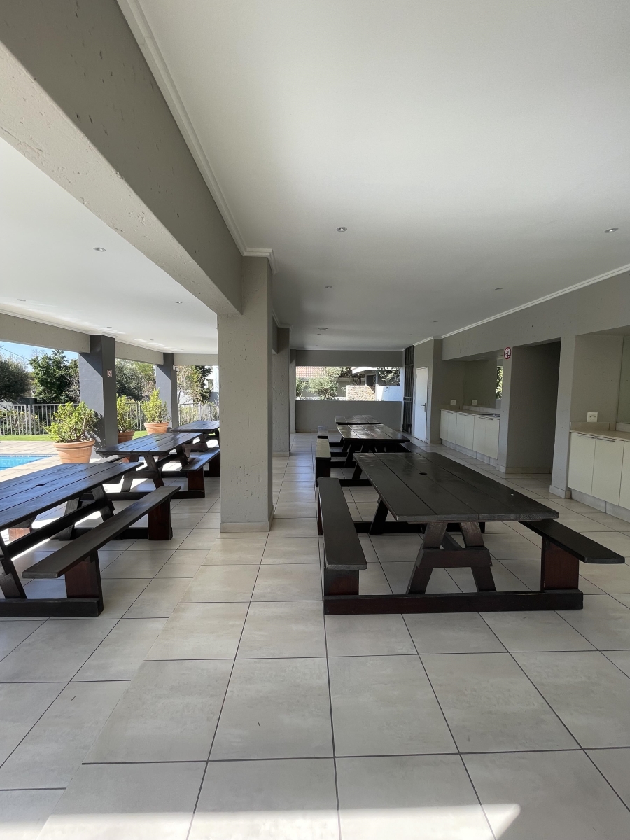 To Let 1 Bedroom Property for Rent in Fourways Gauteng