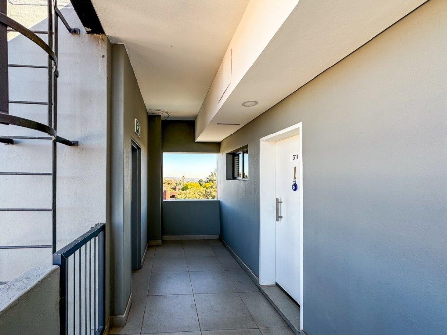 To Let 2 Bedroom Property for Rent in Linden Gauteng