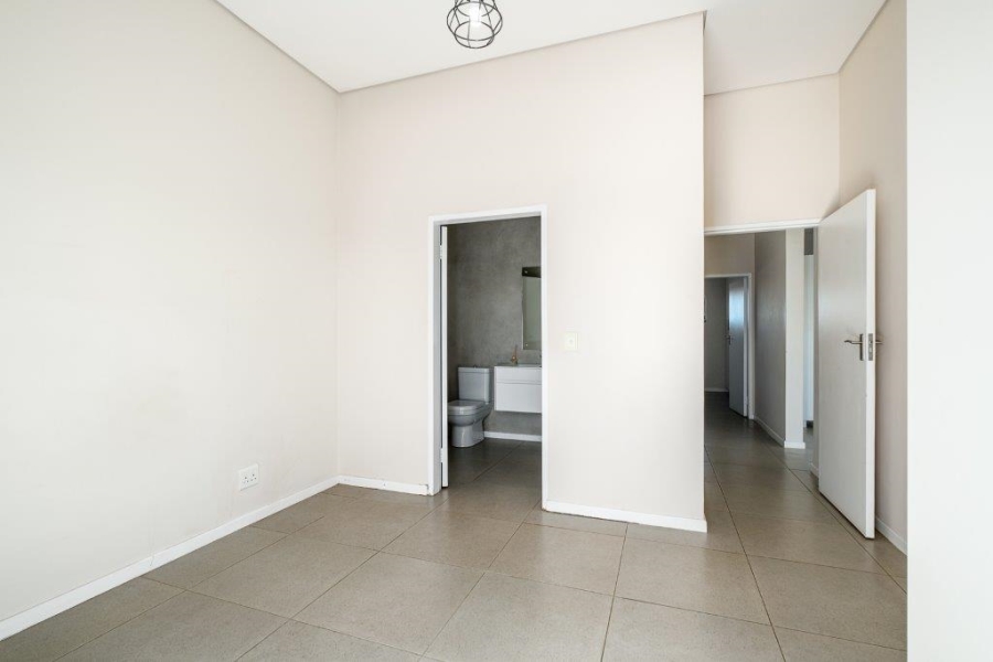 To Let 2 Bedroom Property for Rent in Linden Gauteng