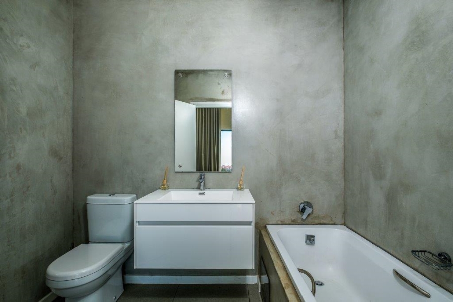 To Let 2 Bedroom Property for Rent in Linden Gauteng