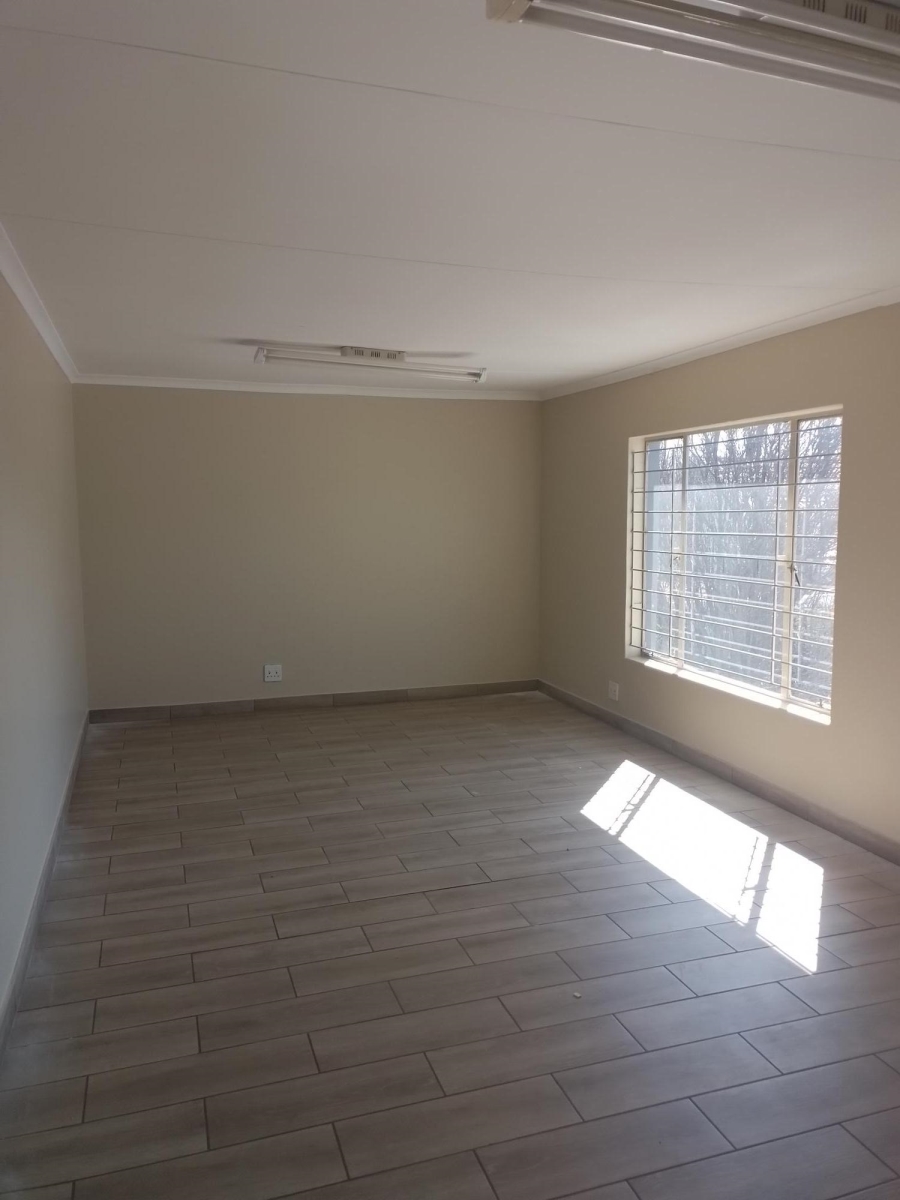 To Let Commercial Property for Rent in Edendale Gauteng