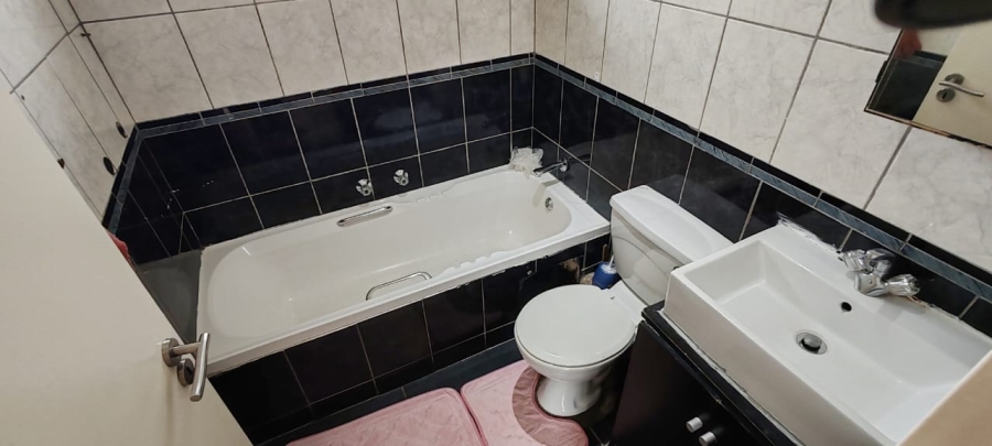 To Let 3 Bedroom Property for Rent in Benoni West Gauteng