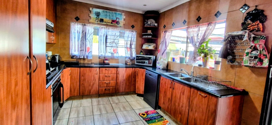 4 Bedroom Property for Sale in Atlasville Gauteng