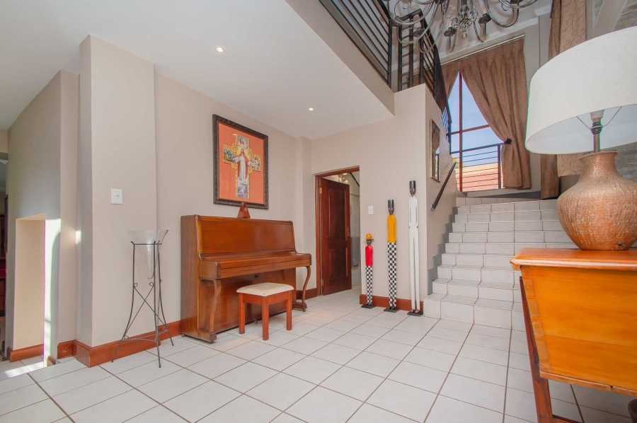4 Bedroom Property for Sale in Little Falls Gauteng
