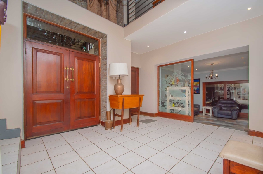 4 Bedroom Property for Sale in Little Falls Gauteng