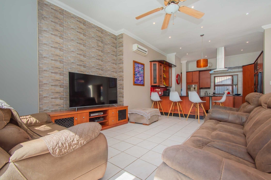 4 Bedroom Property for Sale in Little Falls Gauteng