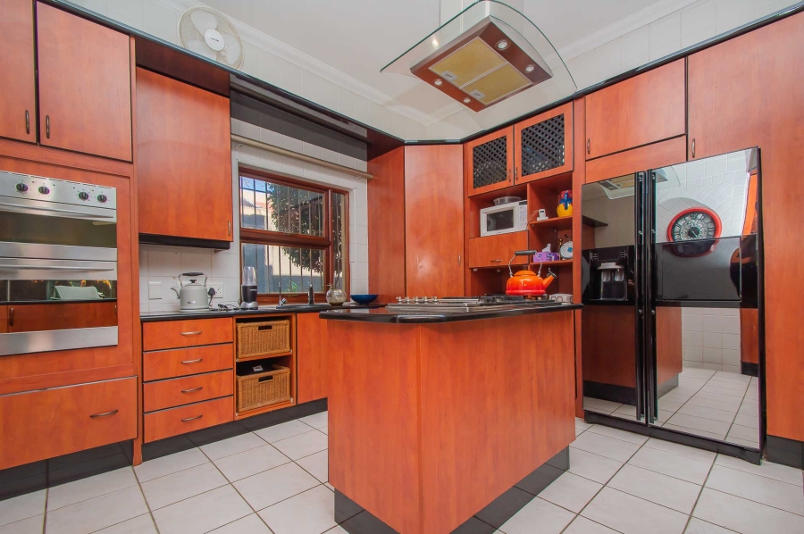 4 Bedroom Property for Sale in Little Falls Gauteng