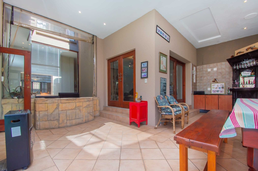 4 Bedroom Property for Sale in Little Falls Gauteng