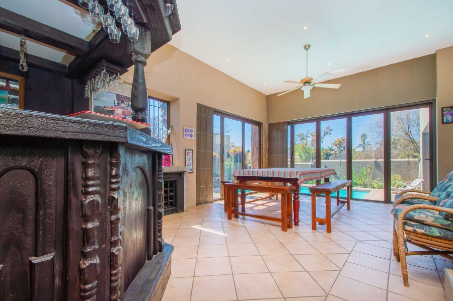 4 Bedroom Property for Sale in Little Falls Gauteng