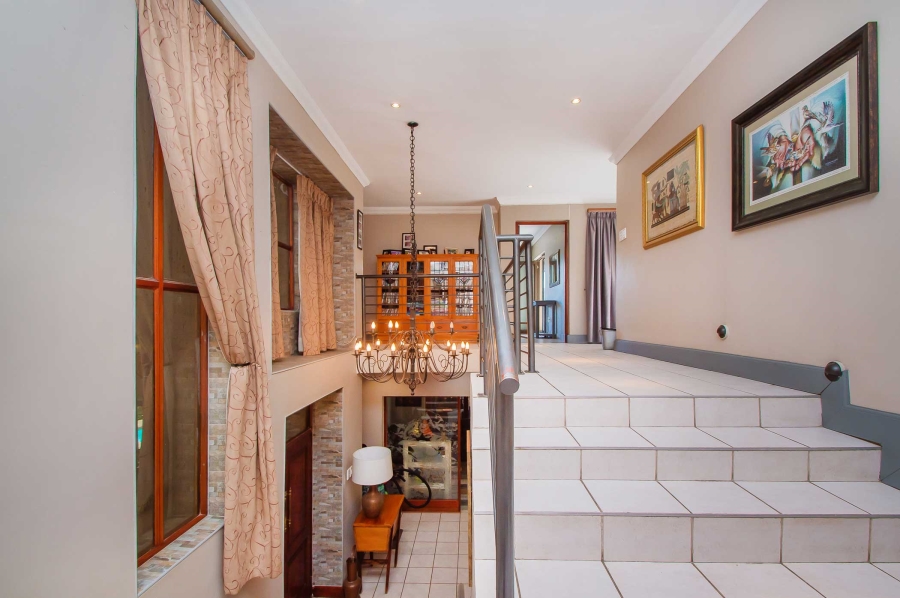 4 Bedroom Property for Sale in Little Falls Gauteng