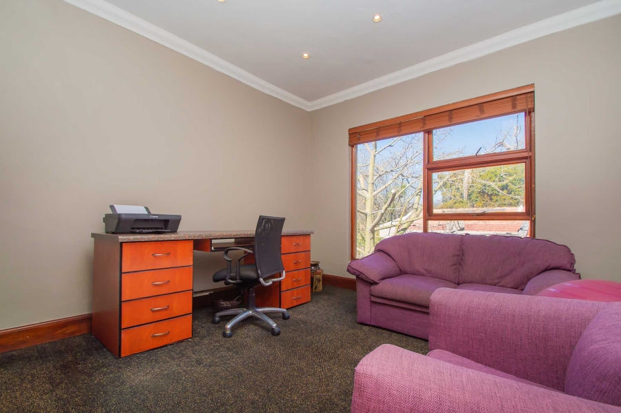 4 Bedroom Property for Sale in Little Falls Gauteng