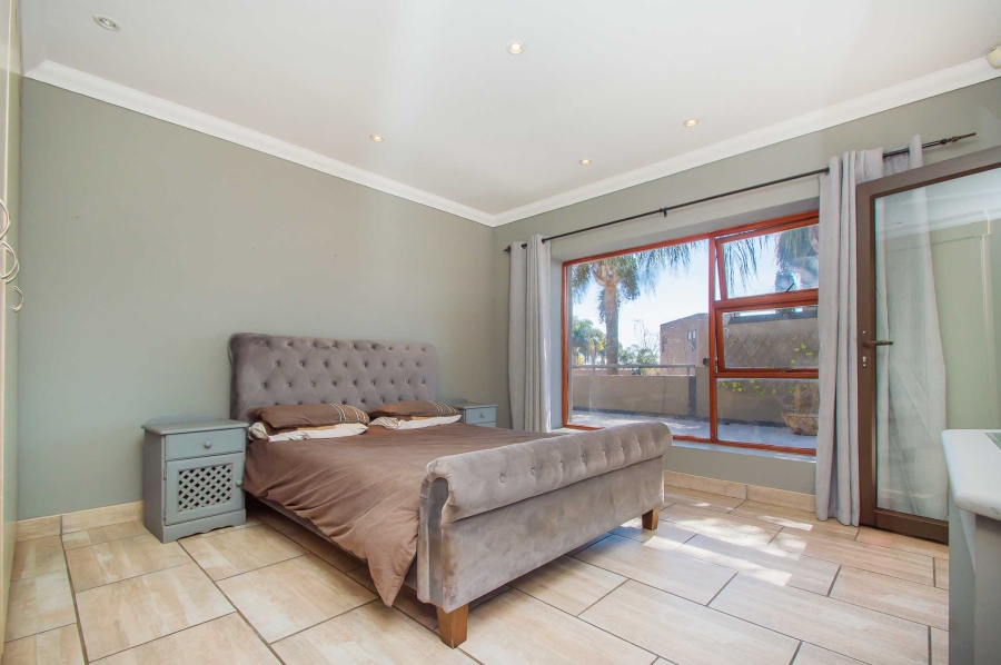 4 Bedroom Property for Sale in Little Falls Gauteng