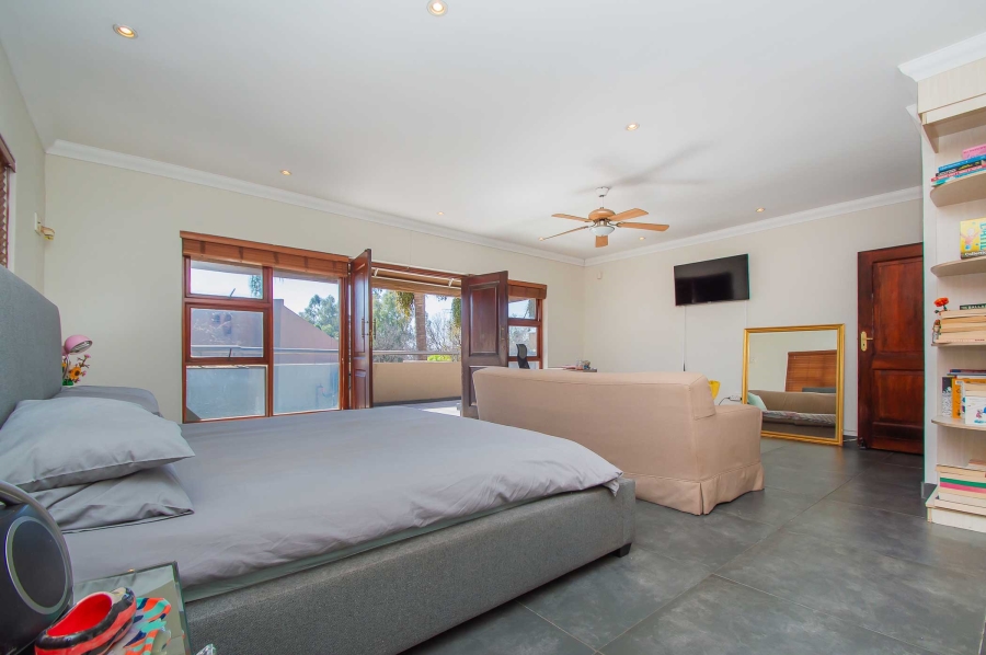 4 Bedroom Property for Sale in Little Falls Gauteng