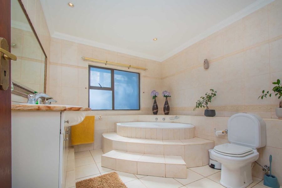 4 Bedroom Property for Sale in Little Falls Gauteng