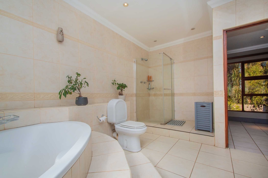4 Bedroom Property for Sale in Little Falls Gauteng