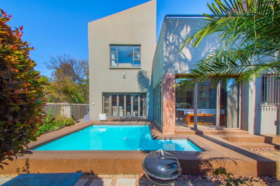 4 Bedroom Property for Sale in Little Falls Gauteng