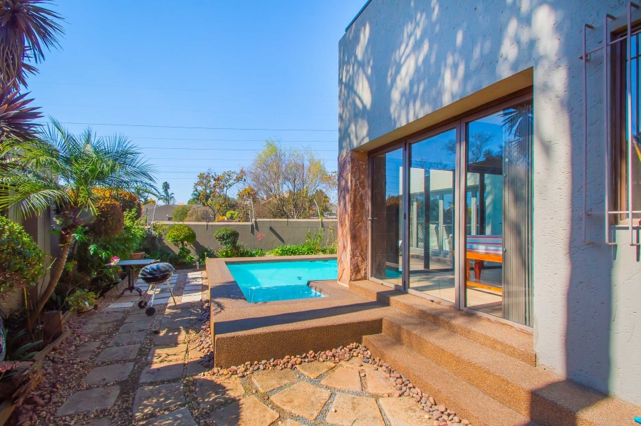 4 Bedroom Property for Sale in Little Falls Gauteng