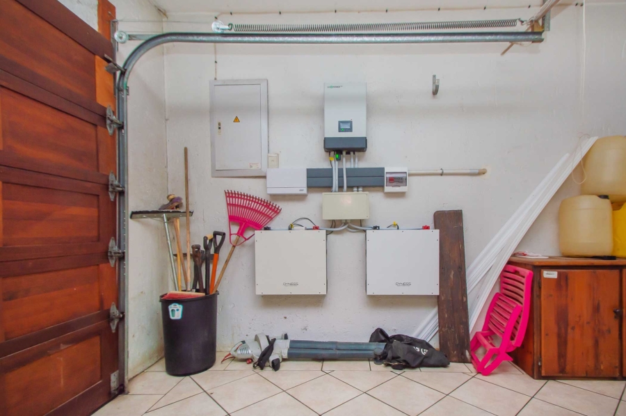 4 Bedroom Property for Sale in Little Falls Gauteng
