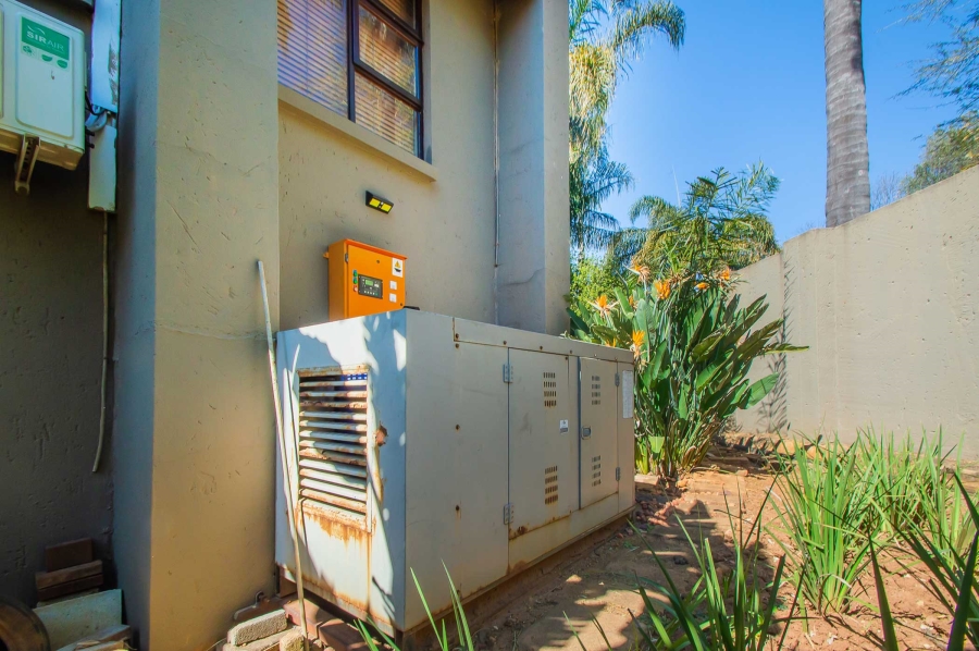 4 Bedroom Property for Sale in Little Falls Gauteng