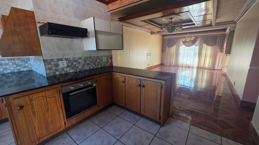 3 Bedroom Property for Sale in Rooihuiskraal North Gauteng
