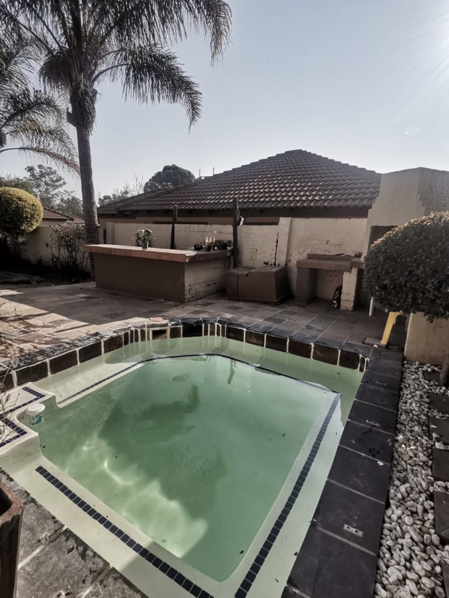 2 Bedroom Property for Sale in Equestria Gauteng