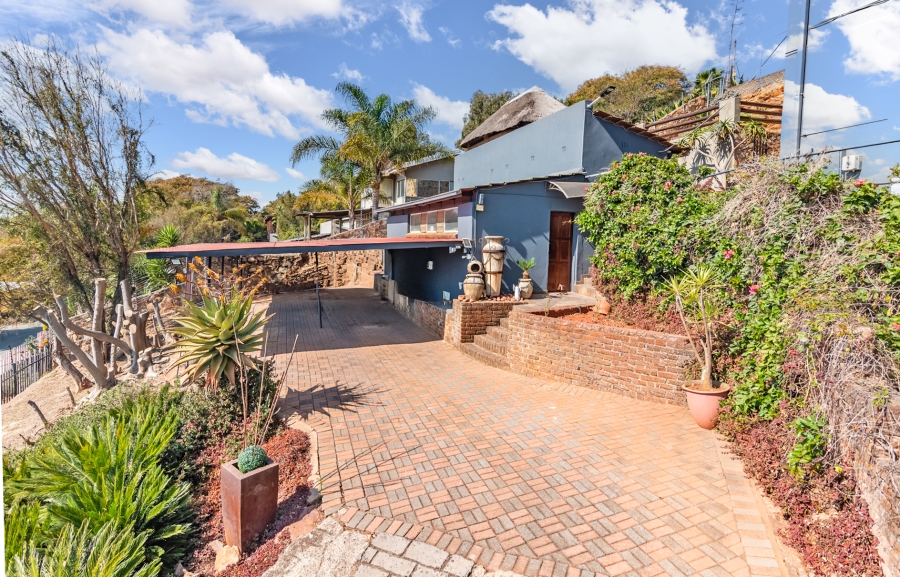 3 Bedroom Property for Sale in Kenmare Gauteng