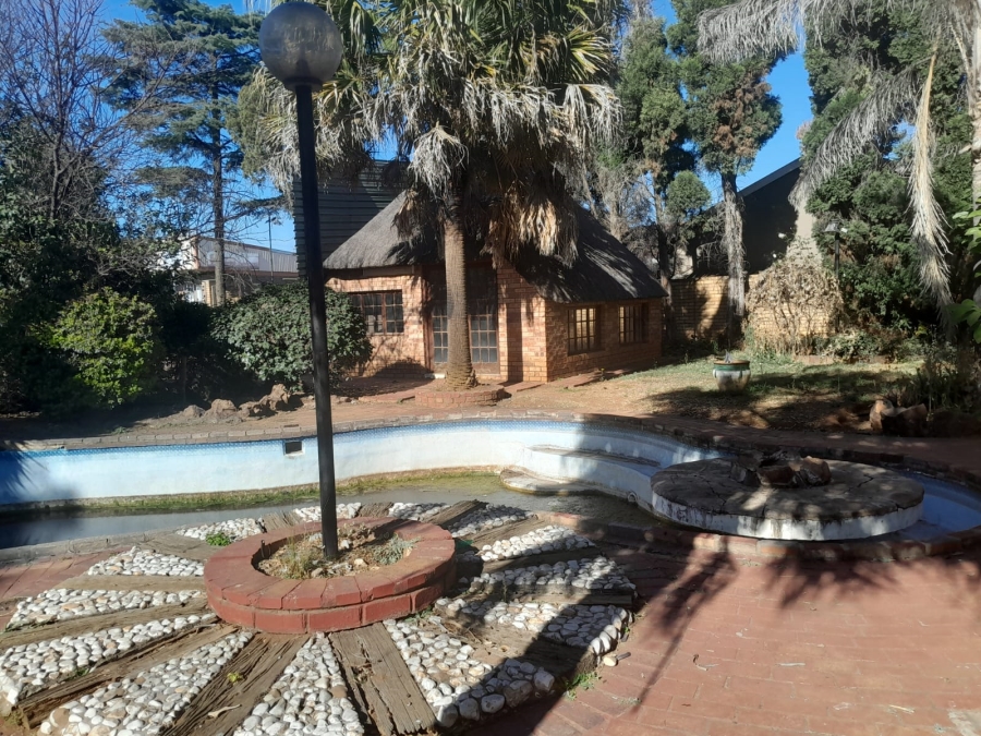 6 Bedroom Property for Sale in Three Rivers East Gauteng