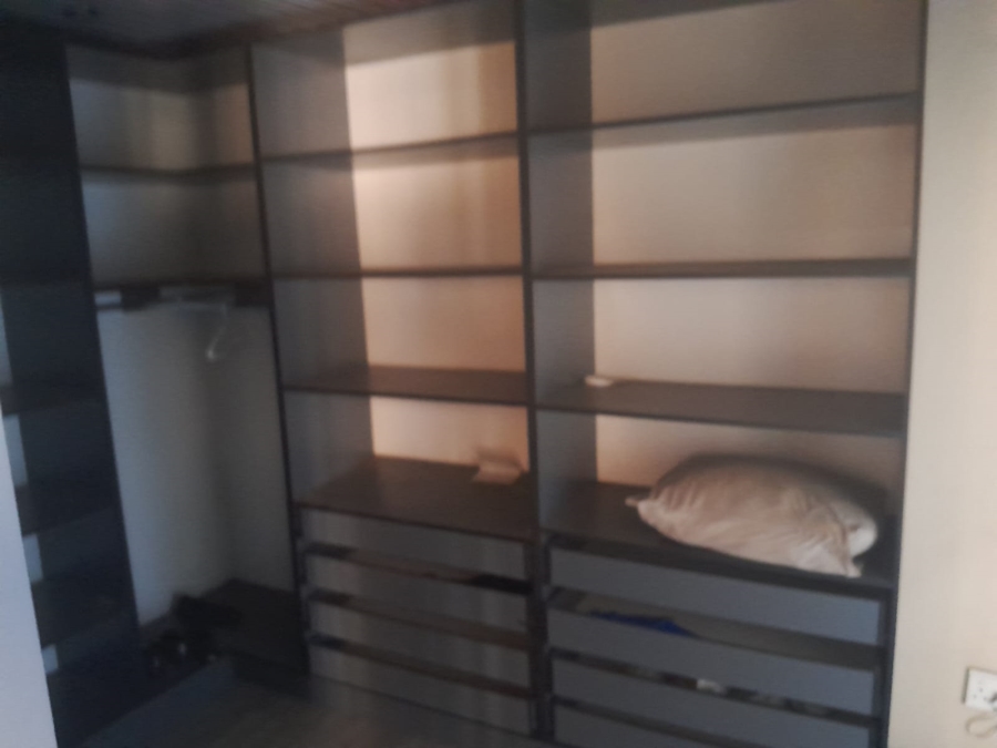 6 Bedroom Property for Sale in Three Rivers East Gauteng