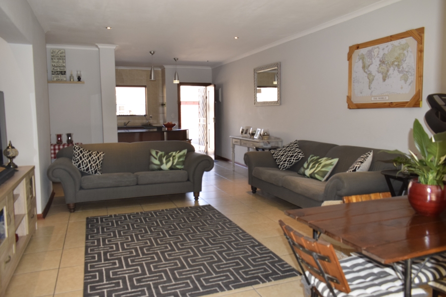 2 Bedroom Property for Sale in Bardene Gauteng