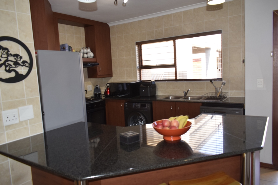 2 Bedroom Property for Sale in Bardene Gauteng