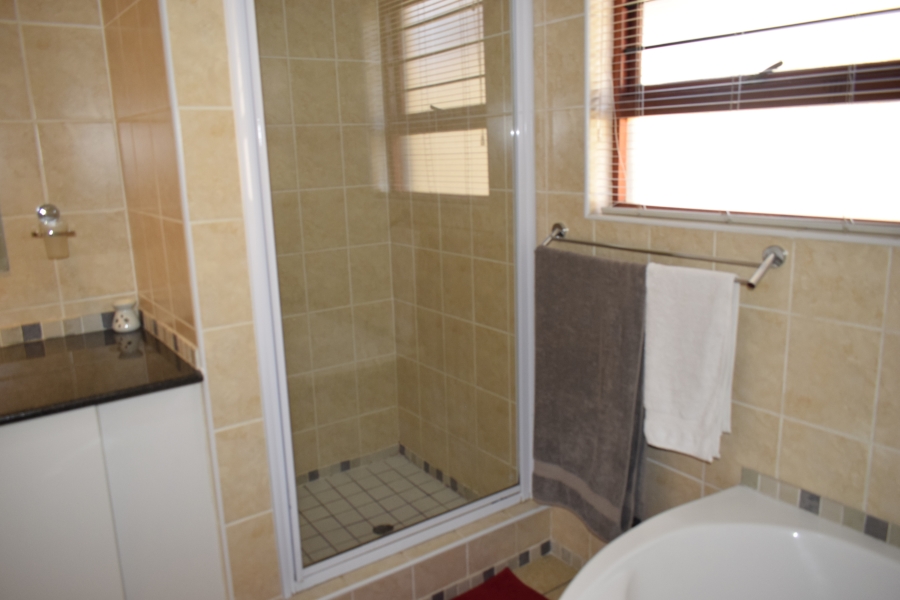 2 Bedroom Property for Sale in Bardene Gauteng