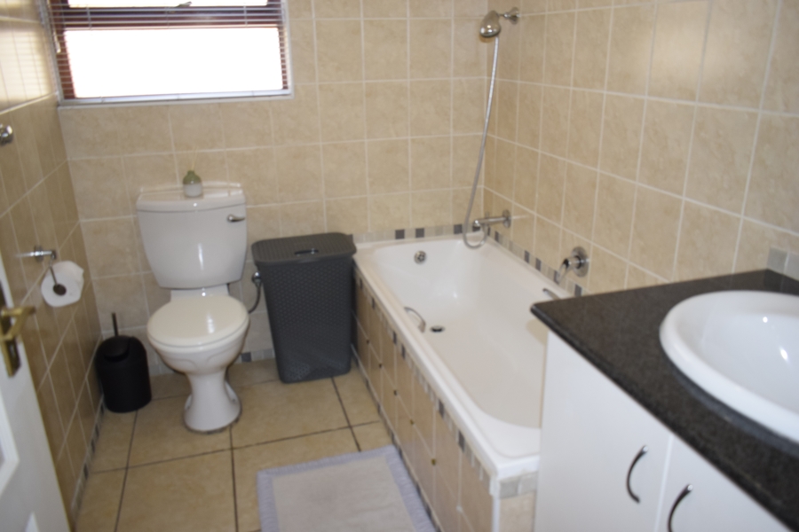 2 Bedroom Property for Sale in Bardene Gauteng