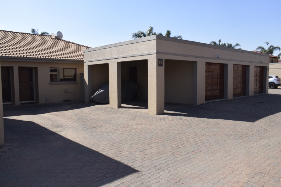 2 Bedroom Property for Sale in Bardene Gauteng