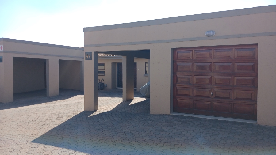 2 Bedroom Property for Sale in Bardene Gauteng