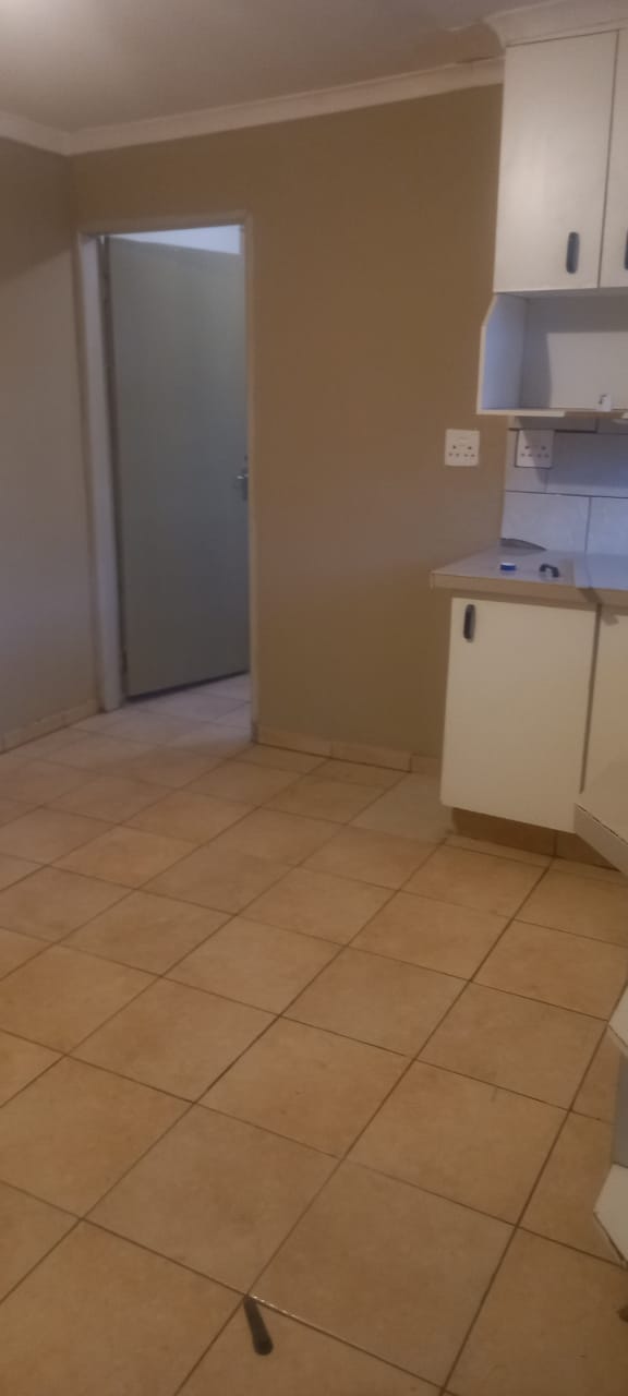 To Let 1 Bedroom Property for Rent in Kibler Park Gauteng