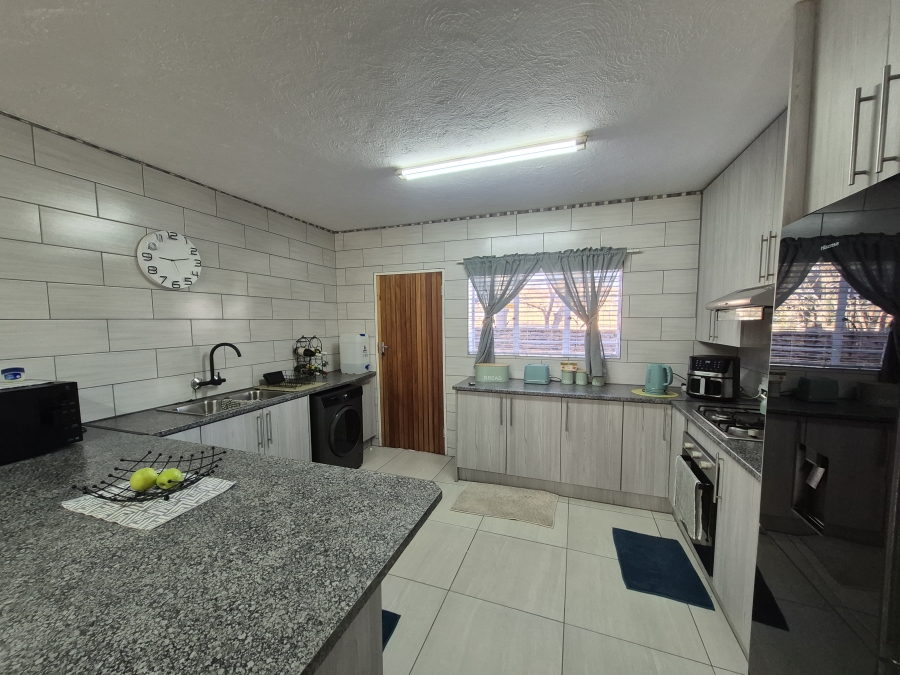 2 Bedroom Property for Sale in Brackenhurst Gauteng